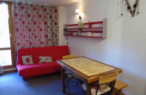 Valfrejus Apartment | Studio cabine près télécabine, wifi, parking, 4 pers - FR-1-561-68