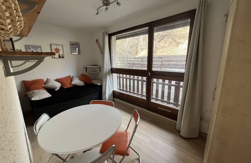 Barcelonnette Apartment | Studio Cabine Pra Loup 1500 , a Deux pas du Télécabine des Molanes