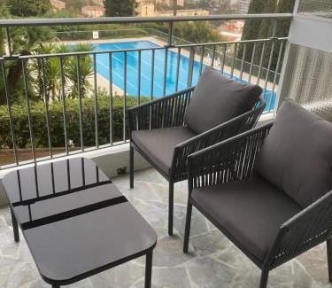 Cannes La Bocca Apartment | Studio calme et élégant avec vue mer