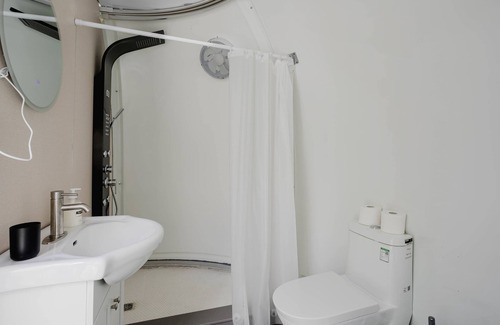 Carling Apartment | Studio Capsule Sand Bay #16