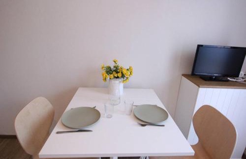 Bagneres-de-Luchon Apartment | Studio Central 2 Pers, Parking, Proche Thermes & Commerces - FR-1-313-156