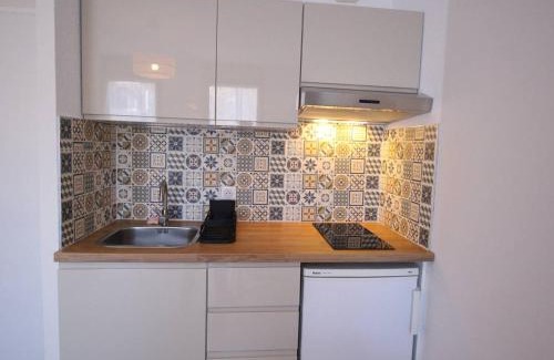 Bagneres-de-Luchon Apartment | Studio Central 2 Pers, Parking, Proche Thermes & Commerces - FR-1-313-156