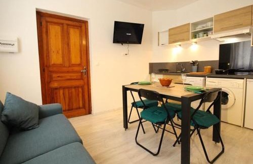 Bagneres-de-Luchon Apartment | Studio central cosy pour 2 pers, proche télécabine et thermes, équipé WiFi - FR-1-313-191