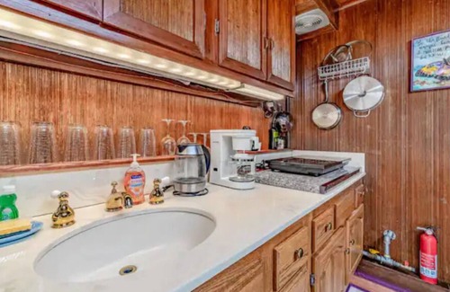 Eureka Apartment | Studio Centrally Located