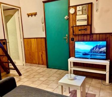 Quartier Chorier-Berriat Apartment | Studio Centre avec Parking Gratuit - Calme & Tout Equipé