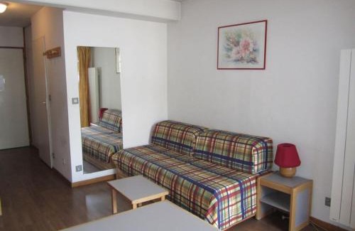 Brides-les-Bains Apartment | Studio Centre Brides-les-Bains : Balcon, Wi-Fi, Parking, Proche Télécabine & Thermes - FR-1-512-132