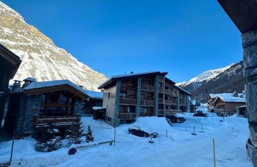 Val-d'Isere Apartment | Studio chaleureux proche centre et pistes, Val d'Isère - FR-1-411-200