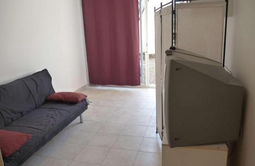 Marseillan Plage Apartment | Studio Charmant à 2 Pas de la Plage avec Terrasse et Parking - FR-1-387-124