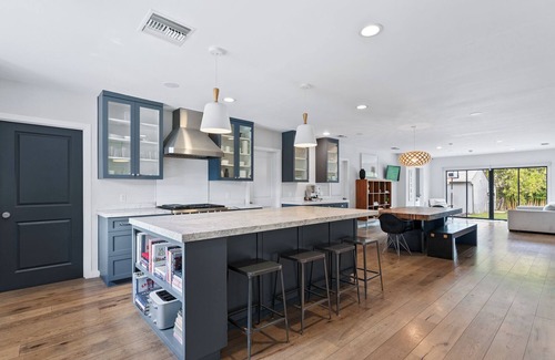 Studio City House | Studio City Gem, 4 bedroom, modern, minimalist, center of city, pool/spa home