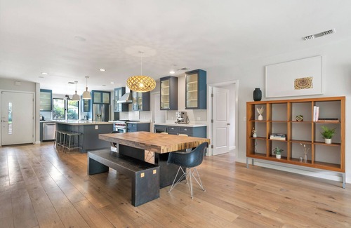 Studio City House | Studio City Gem, 4 bedroom, modern, minimalist, center of city, pool/spa home