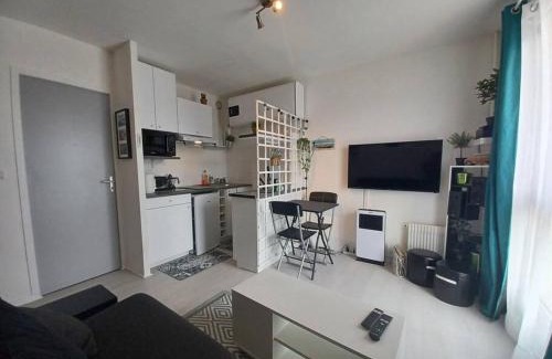 Vaux-sur-Mer Apartment | Studio classé 2 étoiles, à 200m de la plage de Nauzan parking gratuit
