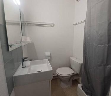 Vaux-sur-Mer Apartment | Studio classé 2 étoiles, à 200m de la plage de Nauzan parking gratuit