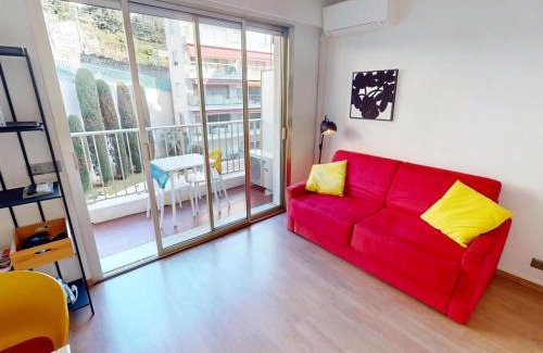 Menton Apartment | Studio climatisé avec terrasse et wifi proche plages à Menton - FR-1-196-377