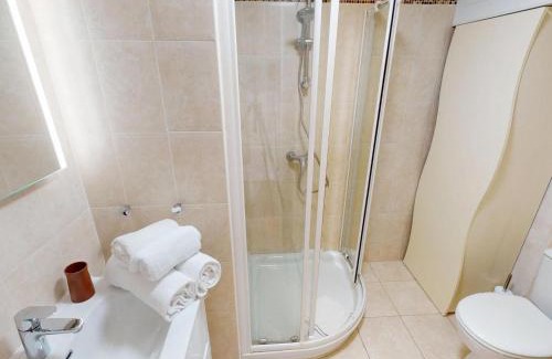 Menton Apartment | Studio climatisé avec terrasse et wifi proche plages à Menton - FR-1-196-377
