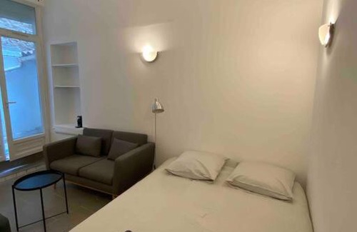 Quartier Administrations Apartment | Studio climatisé sur courette