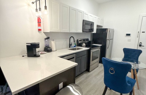 Elizabeth Apartment | Studio close to EWR 1986