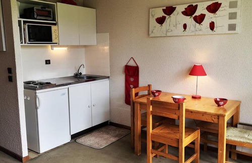 Notre-Dame-de-Bellecombe Apartment | Studio cosy à Notre-Dame-de-Bellecombe pour 4 personnes avec vue panoramique - FR-1-595-10