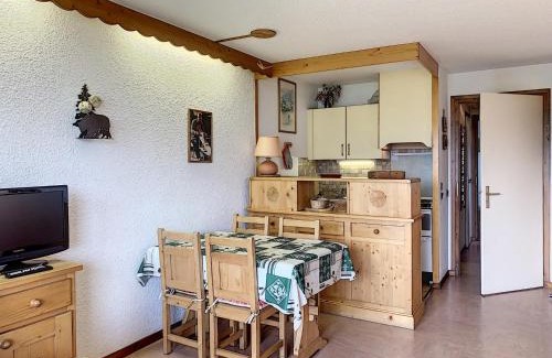 Combloux Apartment | Studio confortable au centre de Combloux avec parking et accès ski bus - FR-1-560-35