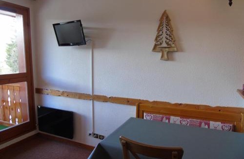 Valfrejus Apartment | Studio cosy à 100m des pistes et commerces, balcon, draps inclus, parking gratuit - FR-1-561-64