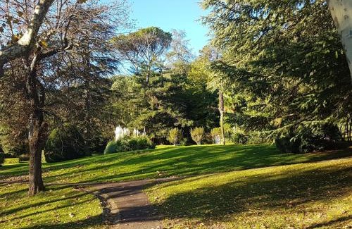 Lamalou-les-Bains Apartment | Studio cosy à 50m des Thermes de Lamalou-les-Bains avec terrasse, wifi et animaux acceptés - FR-1-451-46