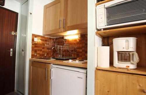 Saint-Chaffrey Apartment | Studio cosy à Saint-Chaffrey - 3 couchages, équipé, proche pistes ski, WiFi en option - FR-1-330E-64