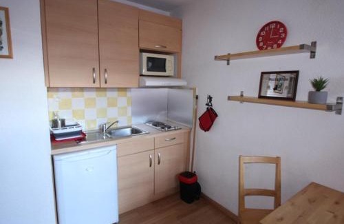 Bagneres-de-Luchon Apartment | Studio Cosy 2 Pers au Pied du Téléphérique - Balcon Sud, Parking, Wifi, Animaux Acceptés - FR-1-313-168