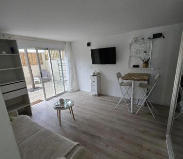 Martigues Apartment | Studio cosy au calme idéalement situé