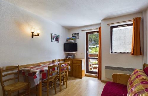 La Rosiere Apartment | Studio cosy avec balcon, à 50m des pistes, 4 pers, au pied des commerces - FR-1-398-628