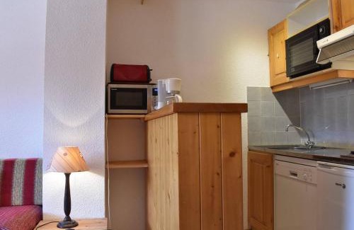 Meribel Centre Apartment | Studio cosy avec balcon, à 150m des pistes et commerces, Méribel - FR-1-180-385