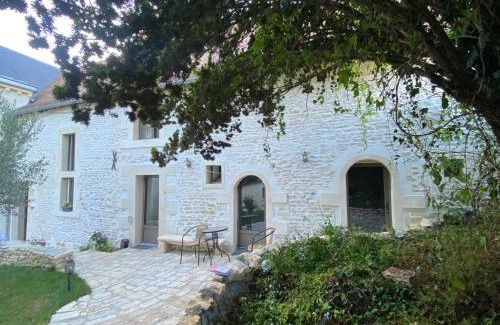 Varennes-Vauzelles Apartment | Studio Cosy dans les granges d un château accès spa