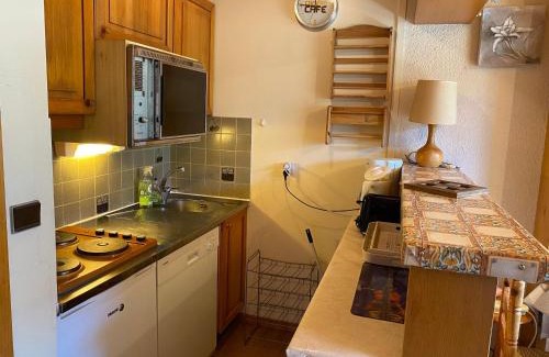 Meribel Centre Apartment | Studio cosy pour 4 personnes au centre de Méribel, proche pistes et commerces - FR-1-411-956