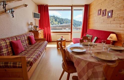 Chamrousse Apartment | Studio cosy pour 4 pers à Chamrousse, balcon sud près des pistes - FR-1-340-209