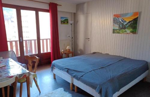 Brides-les-Bains Apartment | Studio cosy pour 2 au centre de Brides-les-Bains, proche thermes et télécabine - FR-1-512-107