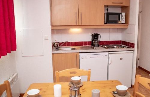 Puy-Saint-Vincent Apartment | Studio cosy pour 4 avec balcon et cuisine équipée à Puy-Saint-Vincent - FR-1-504-303