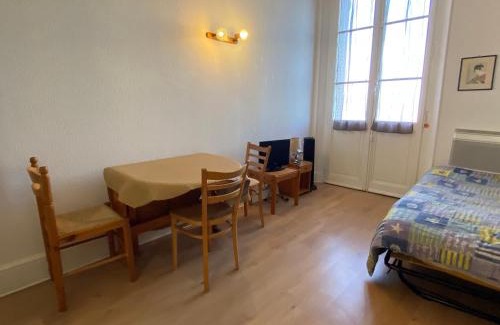 Evian-les-Bains Apartment | Studio cosy près des quais d'Evian - FR-1-498-51