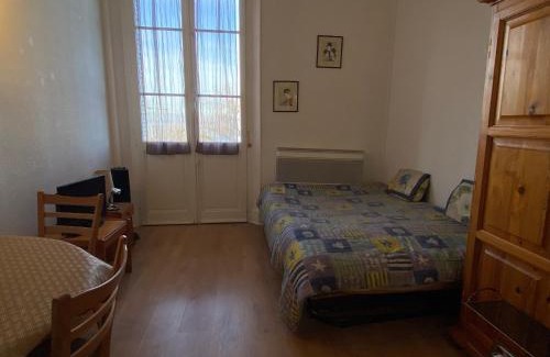 Evian-les-Bains Apartment | Studio cosy près des quais d'Evian - FR-1-498-51