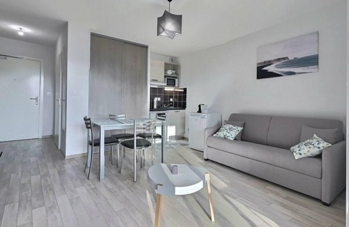 Serignan Apartment | Studio Cosy Près de la Plage | Accès Piscine