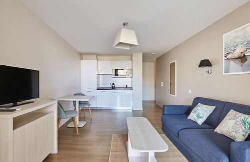 La Grande-Motte Apartment | Studio Cosy Près de la Plage | Parking Sur-Place