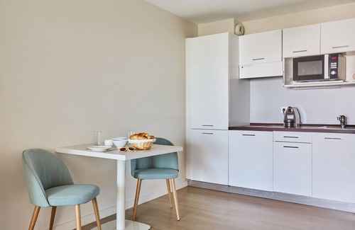 La Grande-Motte Apartment | Studio Cosy Près de la Plage | Parking Sur-Place