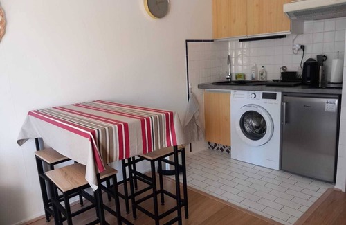 La Baule-Escoublac Apartment | Studio Dans un Parc Boisé Avec Piscine et Animaux Accepté, Avec Terrasse