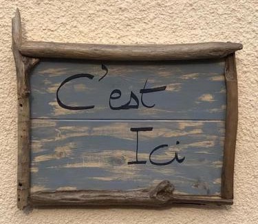 Meyzieu Apartment | Studio de charme pour séjour tranquille à deux