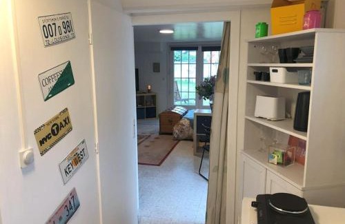 Meyzieu Apartment | Studio de charme pour séjour tranquille à deux