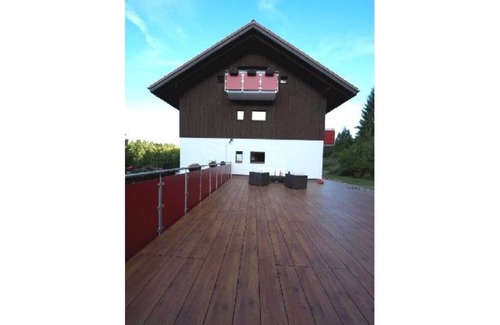 Hierholz Apartment | Studio '4' with Shared Terrace, Balcony and Wi-Fi