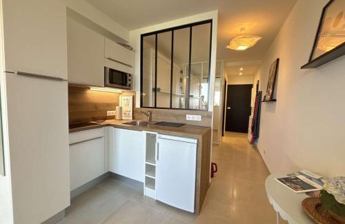 Royan Apartment | Studio en bord de mer à Royan, parking, TV, tout équipé - FR-1-494-67