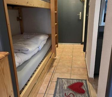 Bellevaux Apartment | Studio en station avec 1 canapé-lit et 1 lit-superposé