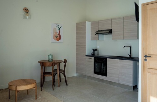 Noves Apartment | Studio equipped Verde "Au Bout Du Chemin", Domaine de Bournissac, Noves