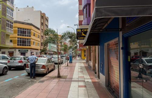 Las Palmas de Gran Canaria Apartment | Studio near the Sea and City