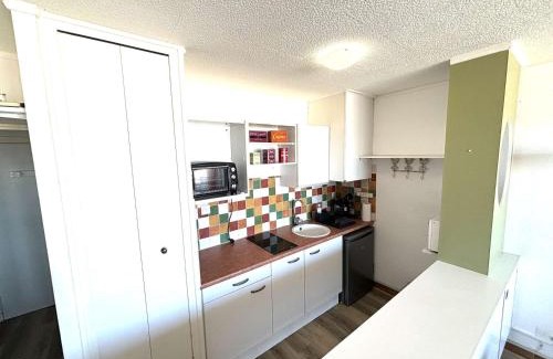 Port-la-Nouvelle Apartment | Studio face à la mer, 3 couchages, balcon, parking, à 10m de la plage - Port-la-Nouvelle - FR-1-229C-98