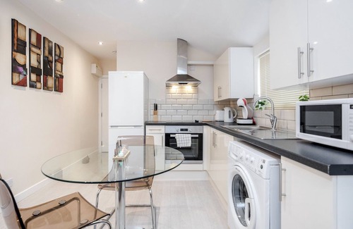 Bedford Apartment | Studio Flat in Bedford near Hospital & Stations