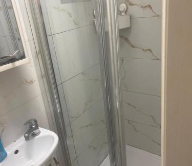 Shepherd's Bush Apartment | Studio Flat Near Westfield London